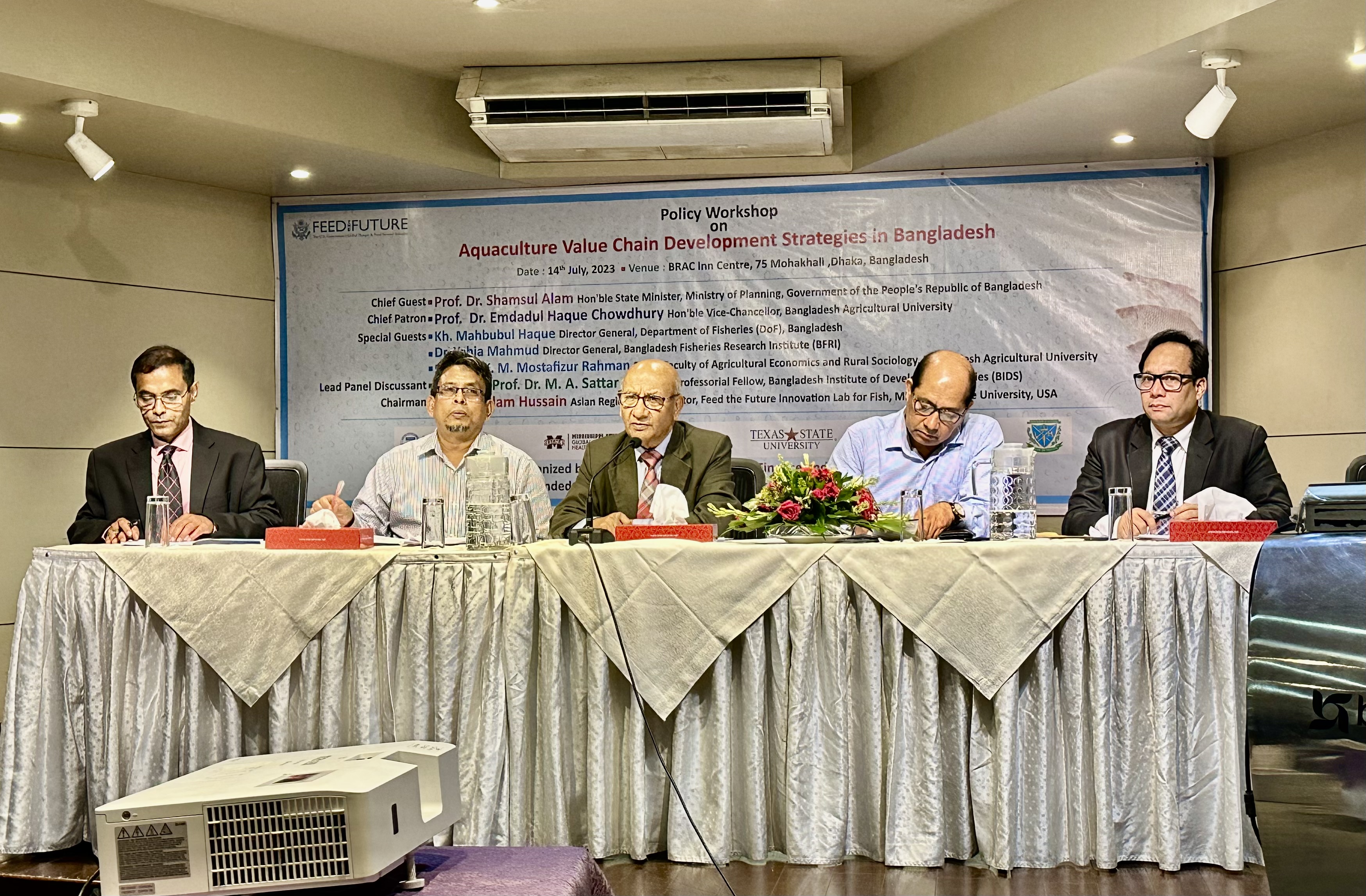Sattar Mandal and invited panellists along with Madan Dey and Akhtaruzzman in policy dialogue and panel discussion session.